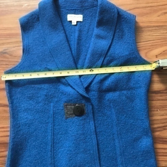 Norm Thompson best size Medium. Used - Picture 8 of 8